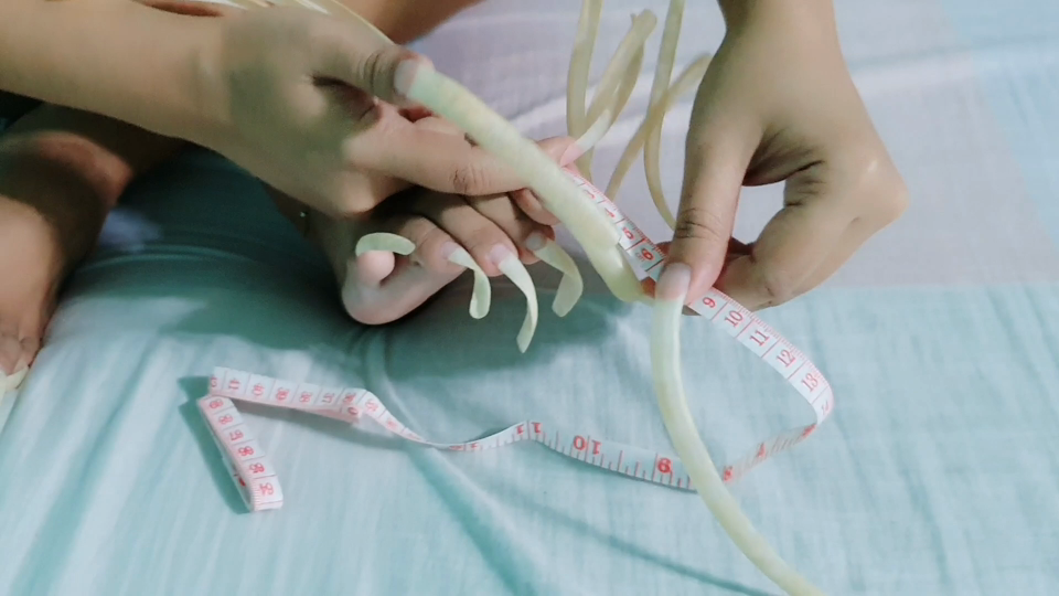 Measuring A Measuring Them - Alluring Nails
